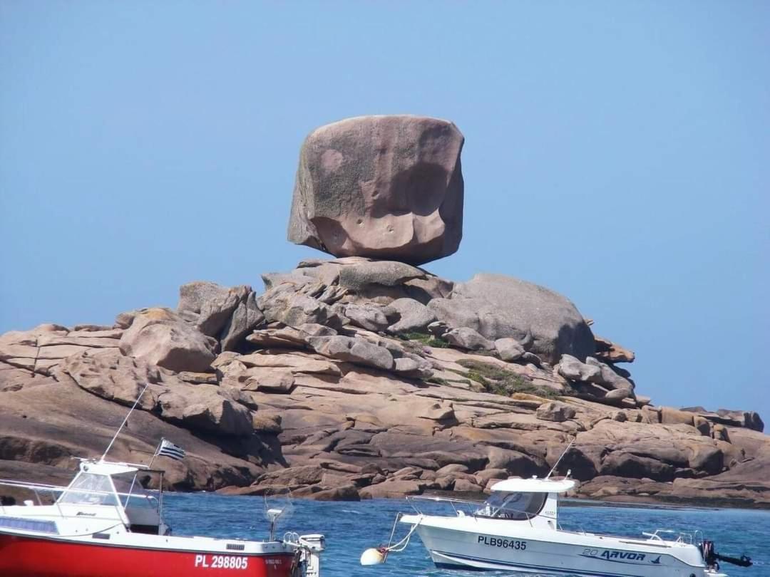 studio exposé plein sud vu sur le port de plaisance Perros-Guirec Exterior foto