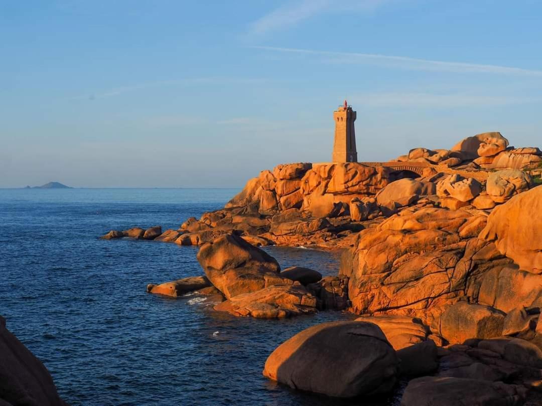 studio exposé plein sud vu sur le port de plaisance Perros-Guirec Exterior foto